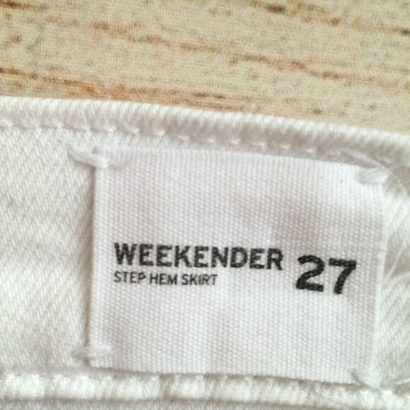 HUDSON WEEKENDER STEP HEM MINI SKIRT IN WHITE‎ - Picture 4 of 7